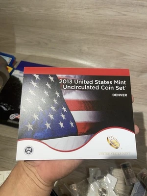 2017 D Uncirculated Coin Set 10 Coins United States Mint DENVER w/ COA - Image 1 of 3