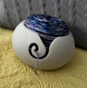 Ball-Shaped Yarn Bowl | 3D Printed Knitting Crochet Organizer | Crafting Tool - Picture 1 of 10