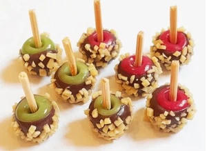 Mini comida en miniatura para casa de muñecas Barbi manzanas caramelo chocolate caramelo nuez mezcla👻🧲4 - Imagen 1 de 14
