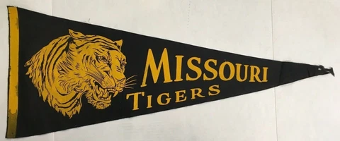 VINTAGE RARE MISSOURI TIGERS UNIVERSITY 29" FELT PENNANT FREE SHIPPING! Cover