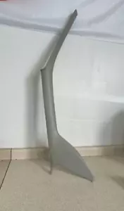 Pontiac Fiero 1984 moldura de pilar derecho lado derecho gris OEM - Imagen 1 de 3