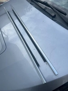 BMW E30 coupe Left & Right Door Exterior Window Sill Trim 84-91 318i 325i - Foto 1 di 8