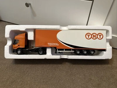 Corgi 1:50 Scale Limited Edition Renault Premium Delivery Truck with Box Trailer - Image 1 of 4