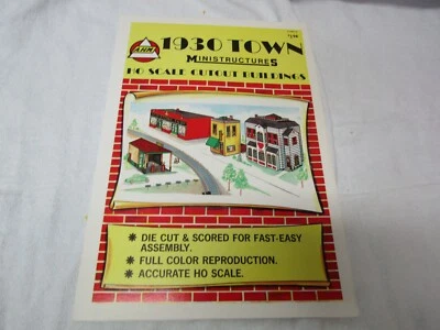 VINTAGE TRAIN PAPER FOLD HO SCALE CUTOUT BUILDINGS AHM MINISTRUCTURES 1930 TOWN - Image 1 of 3