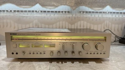 Yamaha CR-1040 Stereo Receiver - Bild 1 von 4