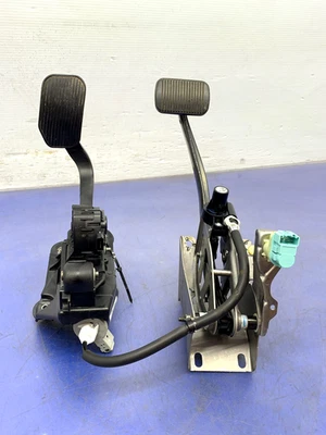 Lincoln Navigator 2018-2021 OEM acelerador ajustable eléctrico con montaje de freno Foto 1 de 4