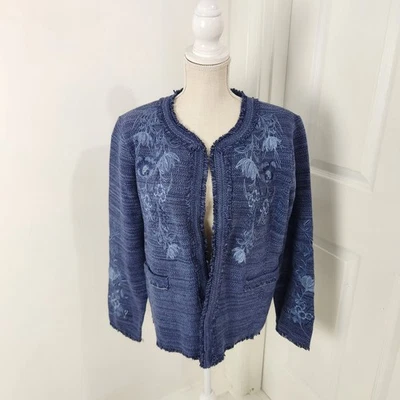 Jaqueta Chicos Feminina 3 EUA XL Azul Floral Cardigã Suéter Denim Franja Aberta - Imagem 1 de 4