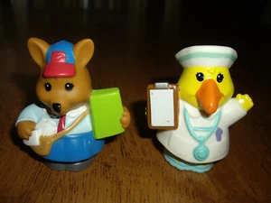 EUC 2009 Fisher-Price Animalville Town Center KANGAROO Mail & NURSE Figuren - Bild 1 von 2