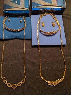 雅芳 Goldtone Twist 三件套(项链、手链、耳环)套装 — 第 1/4 张图片