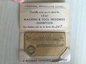 1941 máquina y herramienta de latón exposición pase ejecutivo Segunda Guerra Mundial herramientas de defensa Detroit - Imagen 1 de 7