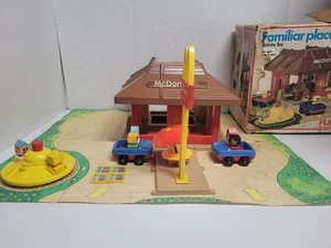 Vintage 1974 PLAYSKOOL MCDONALD'S PLAYSET - MISSING 3 PIECES - HAS MAT AND BOX - Picture 1 of 24