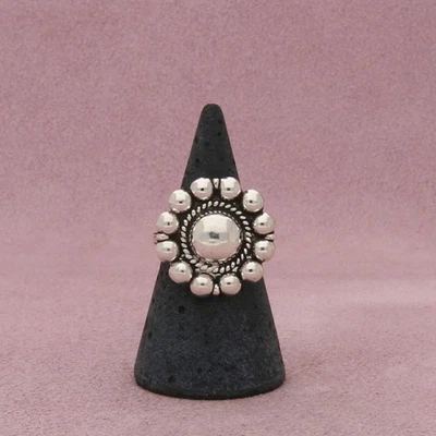 sterling silver vintage braided dome flower ring size 6 - Image 1 of 3