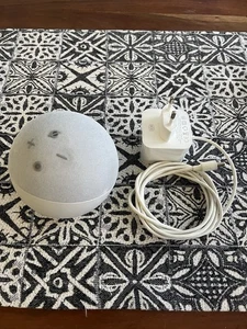 Echo Dot 4. Generation Smarter Lautsprecher mit Alexa Weiß - Bild 1 von 4