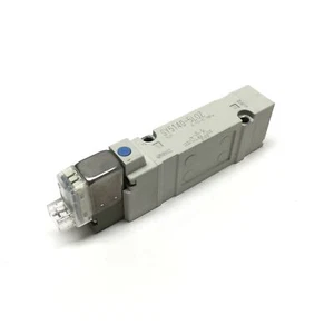 SMC SY5140-5LOZ Solenoid Valve, 5-Port 2-Position, 24VDC Coil, 0.15-0.7MPa - Picture 1 of 5
