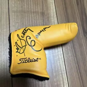Scotty Cameron Studio Design Copricapo putter giallo autografato usato - Foto 1 di 5
