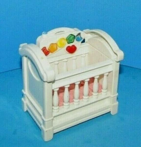 Cuna musical blanca Loving Family 1999 de colección probada funciona Fisher Price 5" L@@K - Imagen 1 de 7