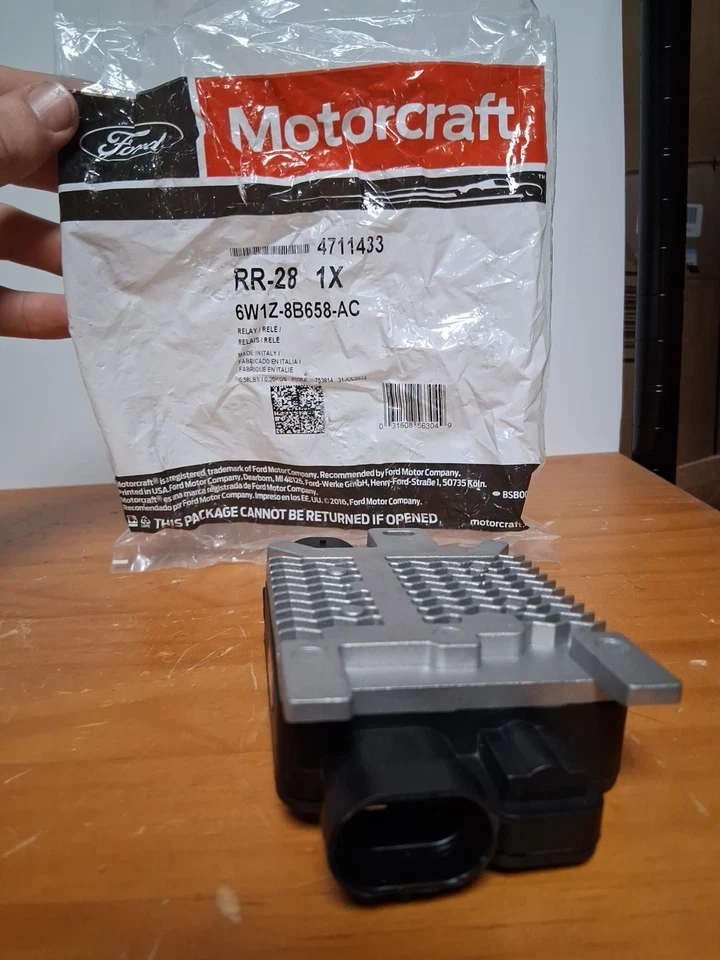 Controlador de ventilador de refrigeración Motorcraft para Lincoln Town Car 2006-2011 Foto 1 de 4