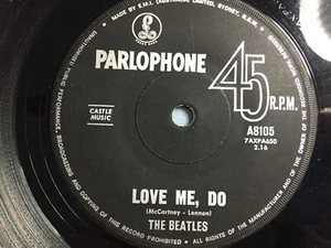 BEATLES. LOVE ME, DO / I SAW HER STANDING THERE. A8105 - Picture 1 of 6