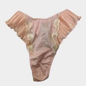 La Perla Vintage Pale Pink Satin Floral Lace Ruffle Thong NWT Size 10 - Picture 1 of 10