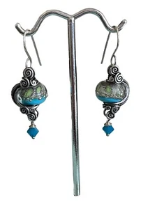 Pendientes colgantes artesanales envueltos en alambre con cuentas de murano azul verde todos hechos a mano - Imagen 1 de 1