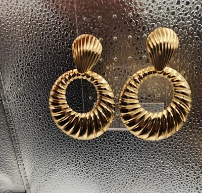 Pendientes concha dorada - oro Foto 1 de 3