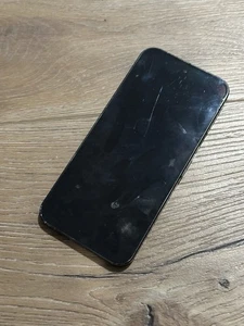 Google Pixel 9 Pro - Bon état mais écran fissuré et manque le bouton power - Photo 1 sur 7