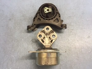 2 Transmission Mount for 2010-2011 Cadillac SRX 2.8L 2011-2013 Buick Regal 2.0L - Picture 1 of 6