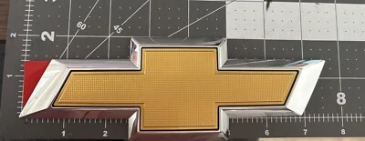 Paquete de 2 pajaritas de moño doradas plateadas con emblema Chevy OEM Foto 1 de 2