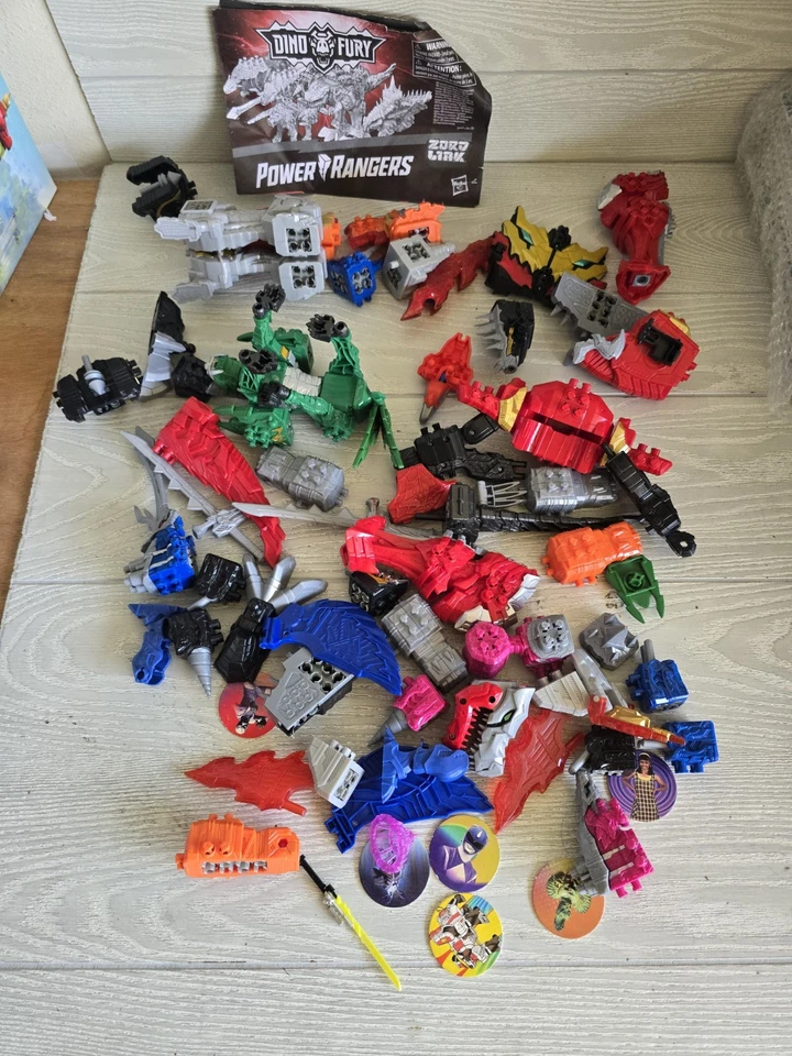Lote de piezas para figuras de acción Hasbro Power Rangers Dino Fury Zord Link MMPR Foto 1 de 4