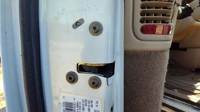 Pestillo de puerta delantera izquierda Town & Country Driver 1996-1999 con varillas/cables OEM Foto 1 de 2