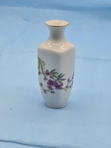 4" Tall Miniature LAVENDAR Orchid Porcelain Flower 4-sided VASE  Vintage**56-15 - Picture 1 of 6