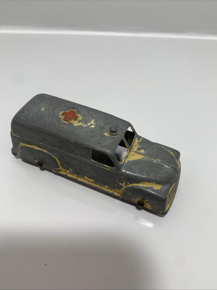 Ambulancia Chevrolet Tootsietoy años 50 - 4" Foto 1 de 2