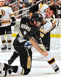 Brad Marchand Boston Bruins Fight Niskanen 8x10 11x14 16x20 1818 - Picture 1 of 1