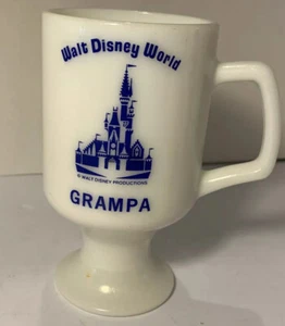 De colección~Walt Disney World~Taza~GRAMPA~Vidrio de leche blanca~Patas~Pedestal - Imagen 1 de 11