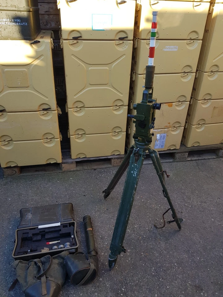 ZEISS RK76 A1 Richtkreis Theodolite + Tripod + Zielstab Vermessung Bundeswehr N1 - Bild 1 von 4