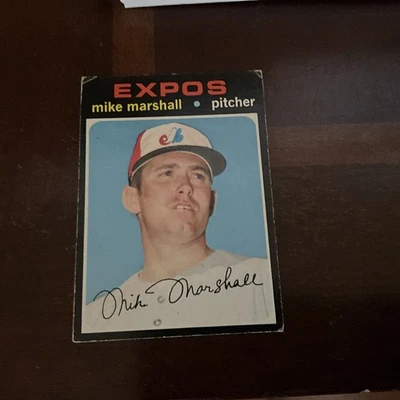 1971 Topps High #Mike Marshall #713 No Black Line Under Right Eye - Image 1 of 2