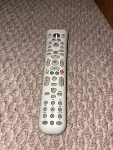 Xbox 360 Universal Media Remote Control White Microsoft Official - Picture 1 of 2