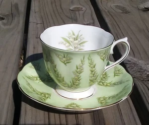 Royal Albert Green Damask LILY OF THE VALLEY Vintage Tea Cup & Saucer Set - Picture 1 of 1