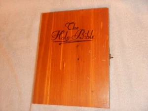 Cedar Box Wood Case Memorial Edition Holy Bible local no 590 AFL CIO AMALGATED - Picture 1 of 12