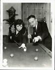 1934 Press Photo Radio's May Breen & Peter De Rose playing billiards