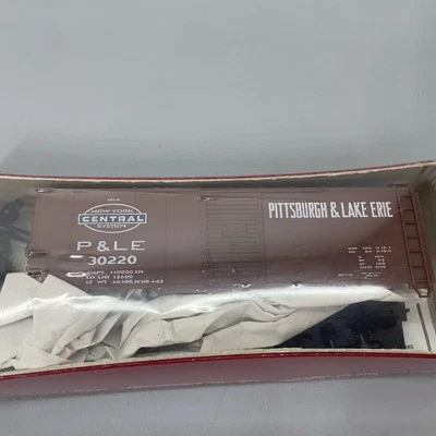 Vintage HO Branchline Pittsburgh & Lake Erie P&LE 30220 40’ Boxcar Train Car Kit - Image 1 of 4