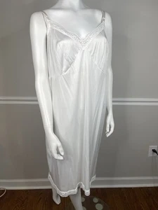 VANITY FAIR VINTAGE PLUS SIZE white SEXY SLIPPERY NYLON LACY FULL SLIP 48 - Picture 1 of 6