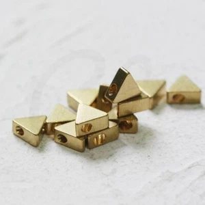 20 Pieces Raw Brass Spacers - Triangle 6x2.5mm (CW-4197C) - Bild 1 von 1