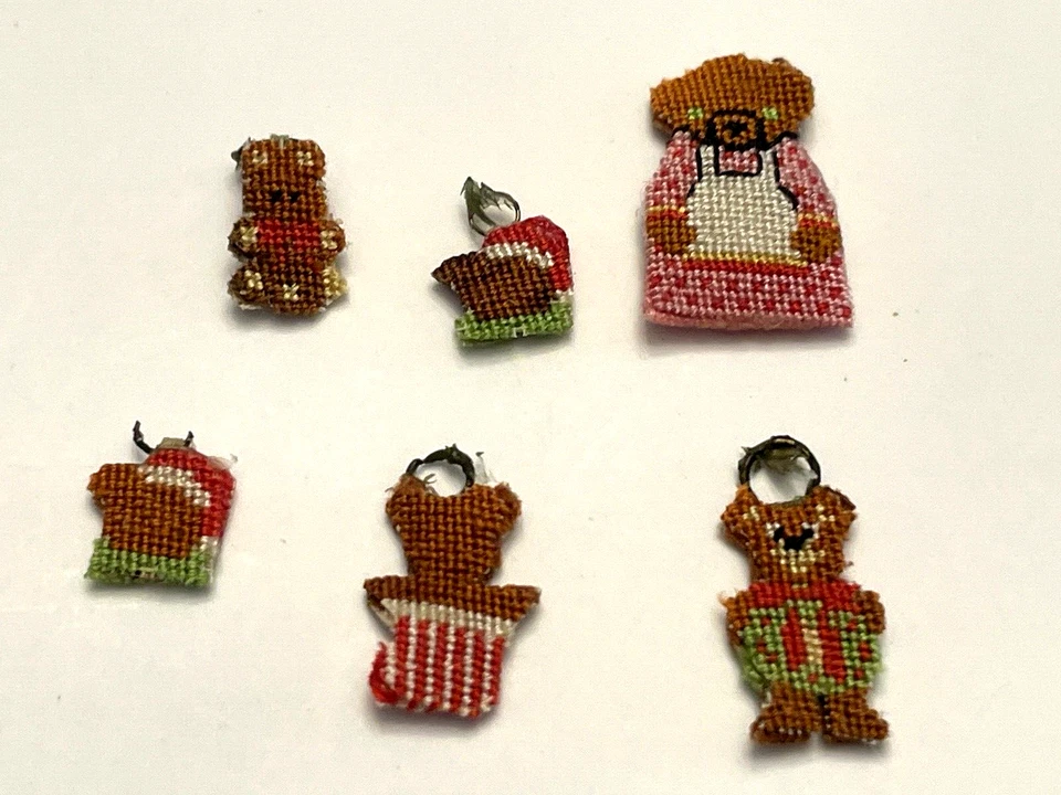 Adornos Miniatura Casa de Muñecas Artesanal Pequeño 1:12 Pequeño Punto Oso de Peluche De Colección Foto 1 de 4