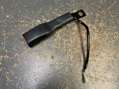 10-13 Suzuki SX4 AWD hatchback hebilla de cinturón de seguridad delantero izquierda o derecha lh rh l r Foto 1 de 4