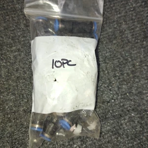 Festo QST-1/8-6 Tee Fitting   1/8" NPT X  6mm Push In Tube - Picture 1 of 6