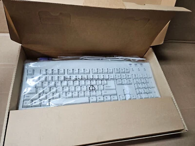 Vintage New Logitech Classic Corded PS/2 Keyboard Model Y-SP32 867201-0403 - Image 1 of 3