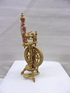 Bodo Hennig - 1:10 - Spinnrad, Spindel für PUPPENSTUBE ODER PUPPENHAUS 13,5cm - Picture 1 of 2