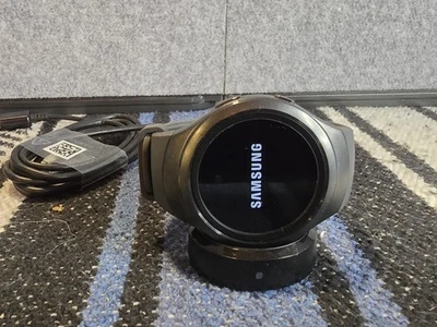 Samsung Galaxy Gear S2 42 mm Caja de acero inoxidable Gris oscuro Clásico Hebilla Inteligente Foto 1 de 4