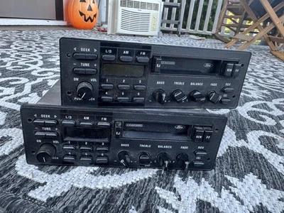 2 винтажных автомобильных радиоприемника Mustang  - Изображение 1 из 4